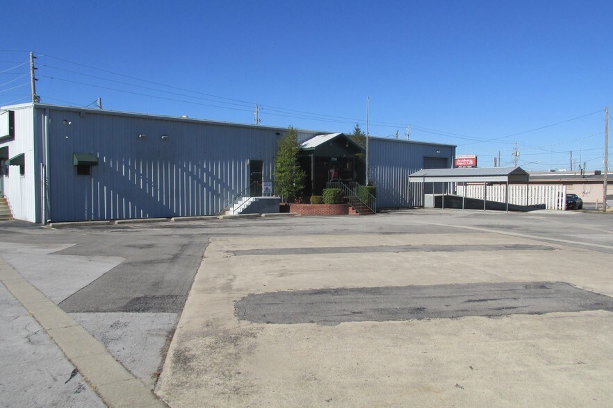 More Photos Of 2518 Memorial Pky SW, Huntsville Flex For Lease