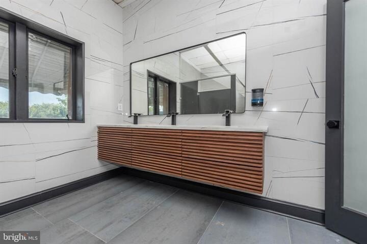More Photos Of 8330 Pulaski Hwy, Rosedale Office Residential For Lease