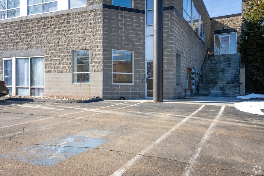 More Photos Of 55-57 Hatchetts Hill Rd, Old Lyme Office For Lease