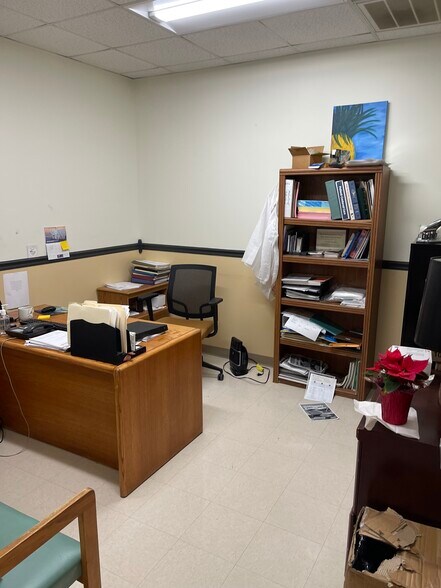 More Photos Of 2812 Williams St, Savannah Medical For Lease