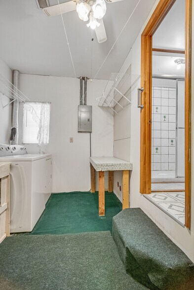 More Photos Of 201 N Wilmington St, Richlands General Retail For Sale