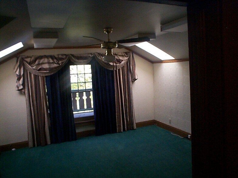 More Photos Of 1800 W Littleton Blvd, Littleton Office For Sale