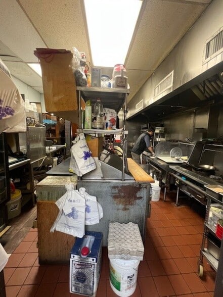 More Photos Of 296 5th Ave, Brooklyn Storefront Retail Residential For Lease