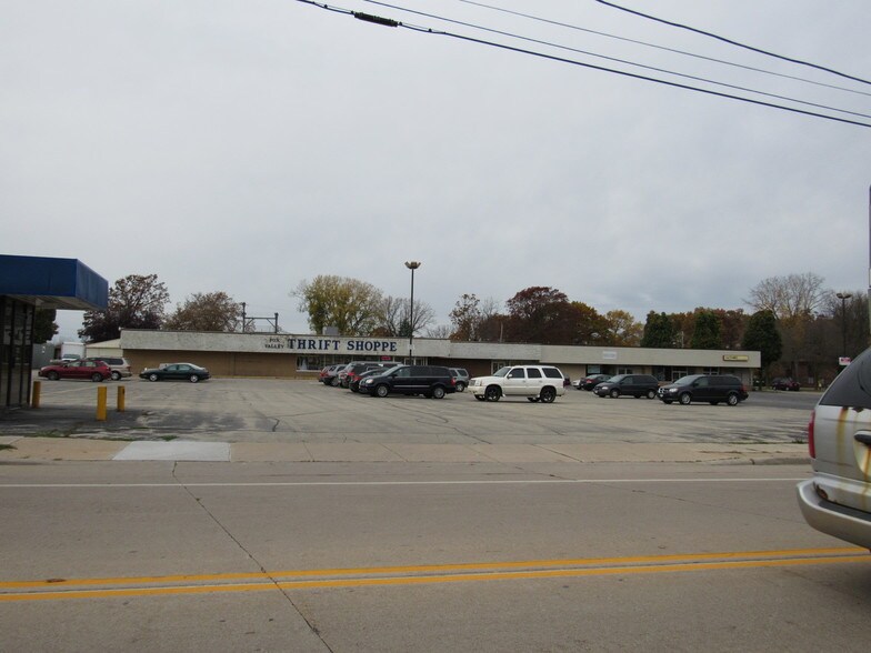 More Photos Of 219 S Walter Ave, Appleton Storefront For Sale