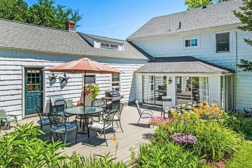 More Photos Of 18 Sargent St, Cherry Valley Flex For Sale