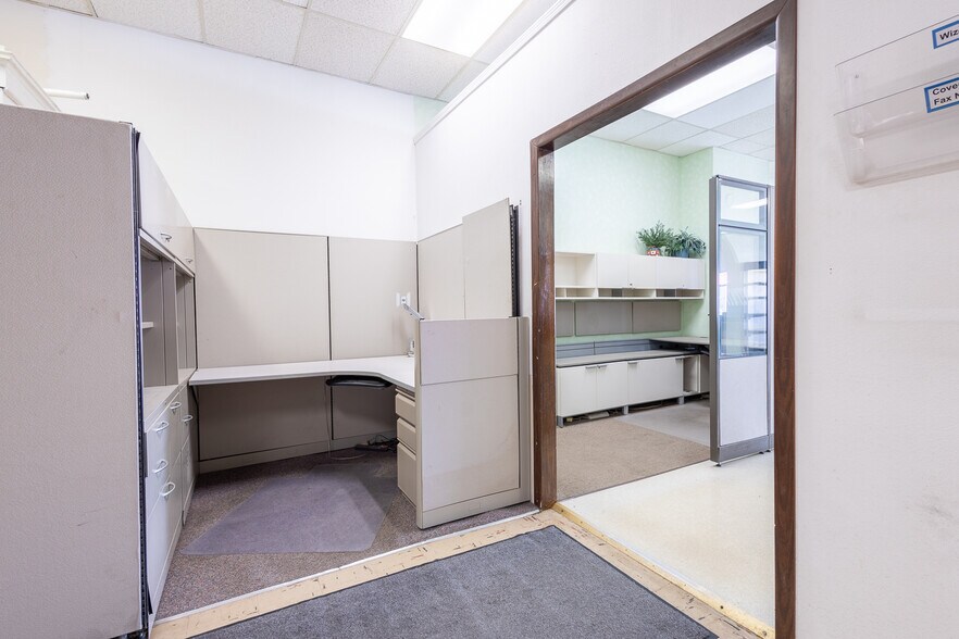 More Photos Of 2313 13th, Columbus General Retail For Sale