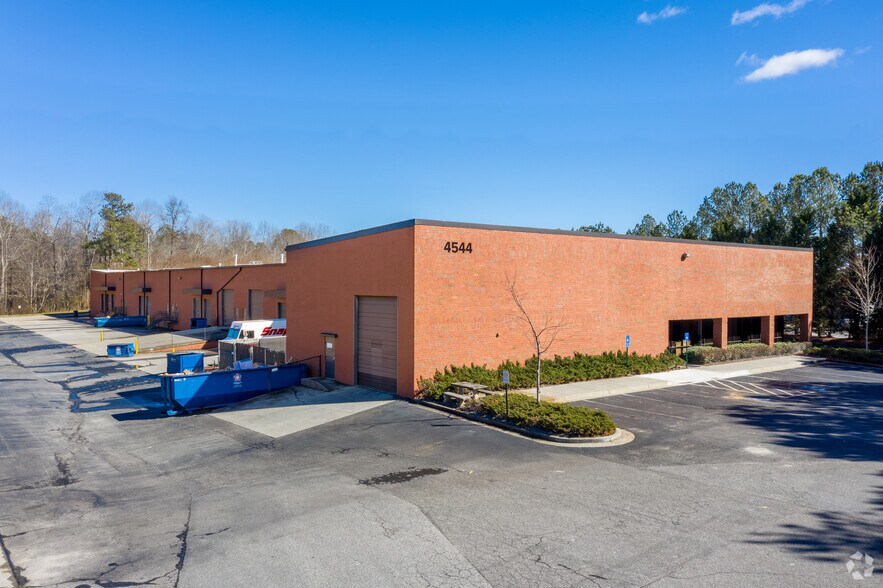 More Photos Of 4544 Atwater Ct, Buford Distribution For Lease