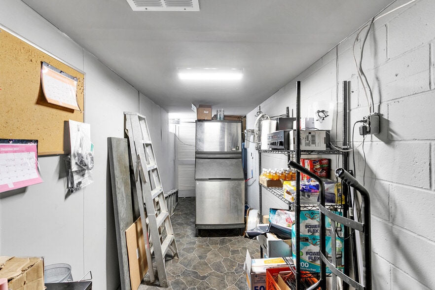 More Photos Of 201 Baughman Ave, Jeannette Restaurant For Sale