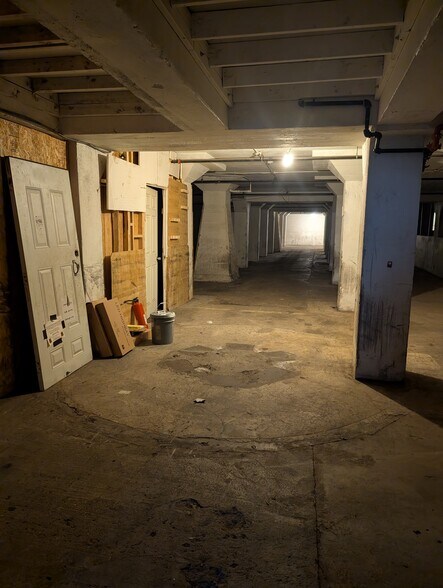 More Photos Of 120 E Hollis St, Nashua Warehouse For Lease