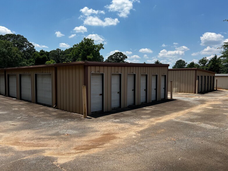 More Photos Of 280 McMillan rd, Dacula Self Storage For Sale