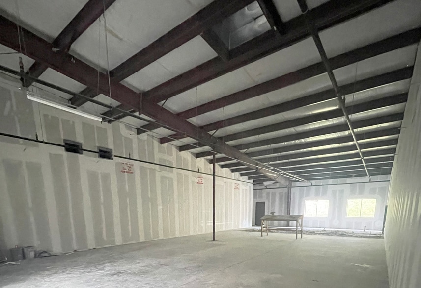 More Photos Of 7645 Merrill Rd, Jacksonville Unknown For Lease