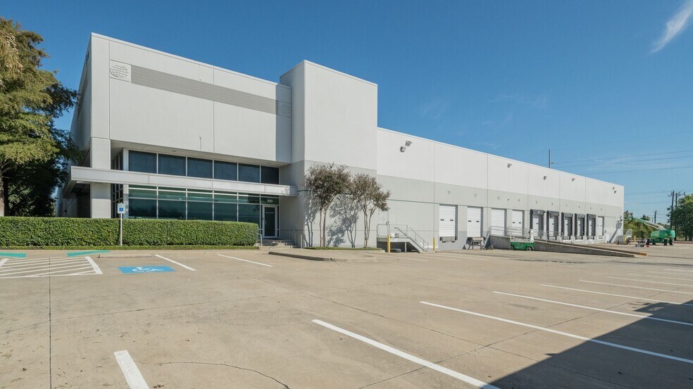 Primary Photo Of 902 Nicholson Rd, Garland Warehouse For Lease