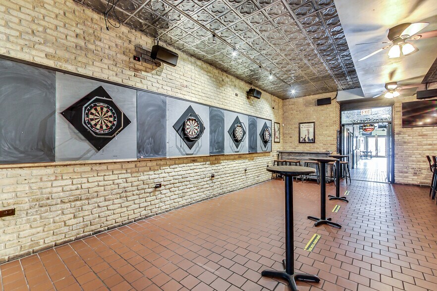 More Photos Of 2723 N Halsted St, Chicago Bar For Sale