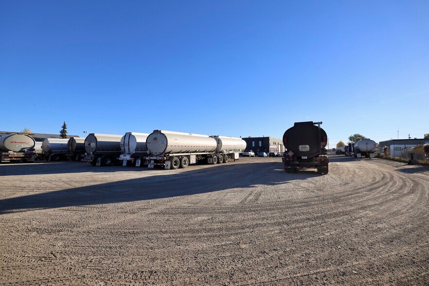 More Photos Of 8715 44th St SE, Calgary Warehouse For Sale