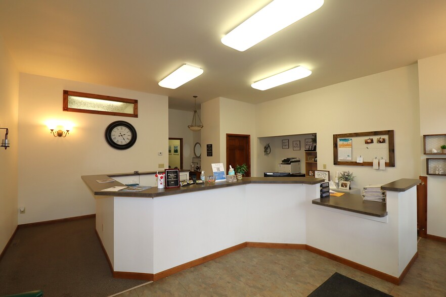 More Photos Of 404 Main St W, Ashland Office For Sale