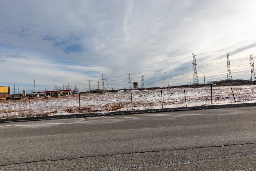 More Photos Of 1935-1953 Ravenscroft Rd, Ajax Unknown For Lease