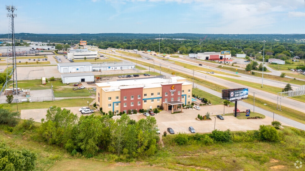More Photos Of 6101 New Sapulpa Rd, Tulsa Hotel For Sale