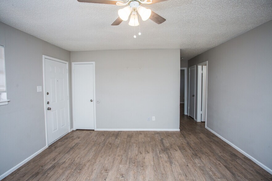 More Photos Of 7410 Quaker Ave, Lubbock Apartments For Sale