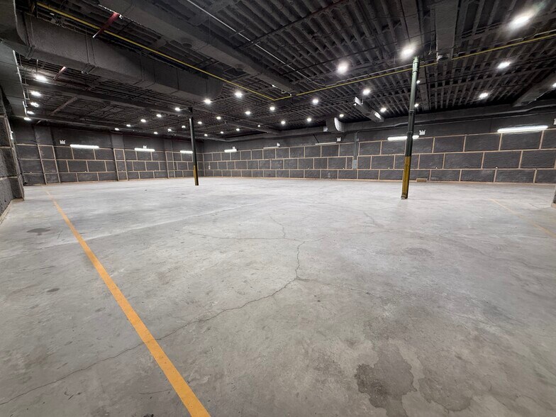 More Photos Of 1539 Covert St, Ridgewood Warehouse For Lease