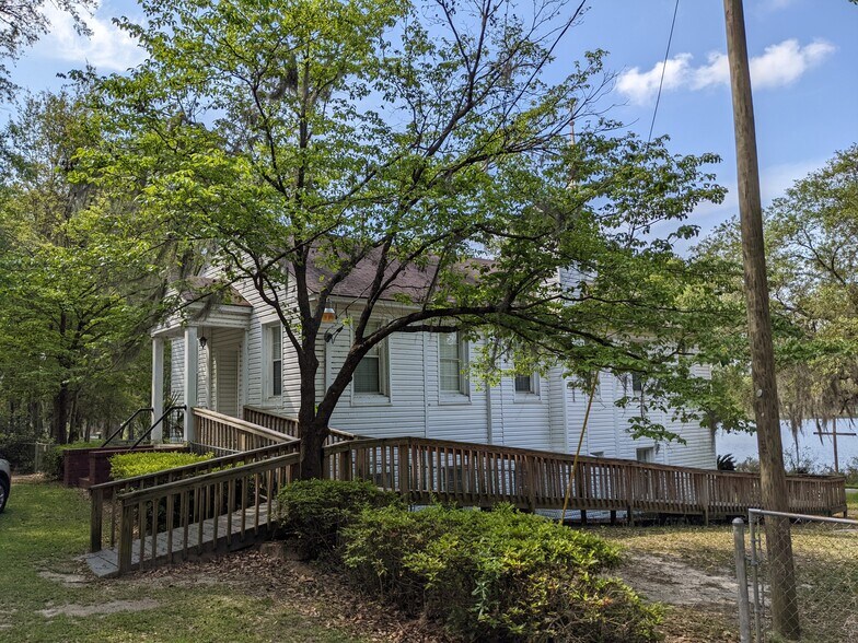 More Photos Of 5474 Worthington Triangle, Lake Park Religious Facility For Sale