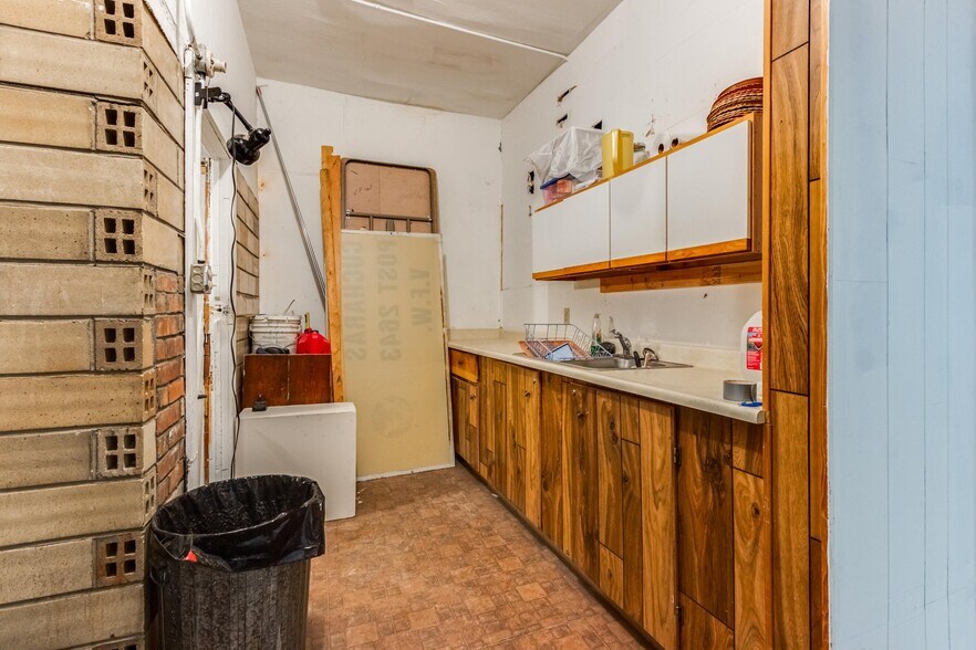 More Photos Of 124 W 6th St, Walsenburg Storefront Retail Office For Sale