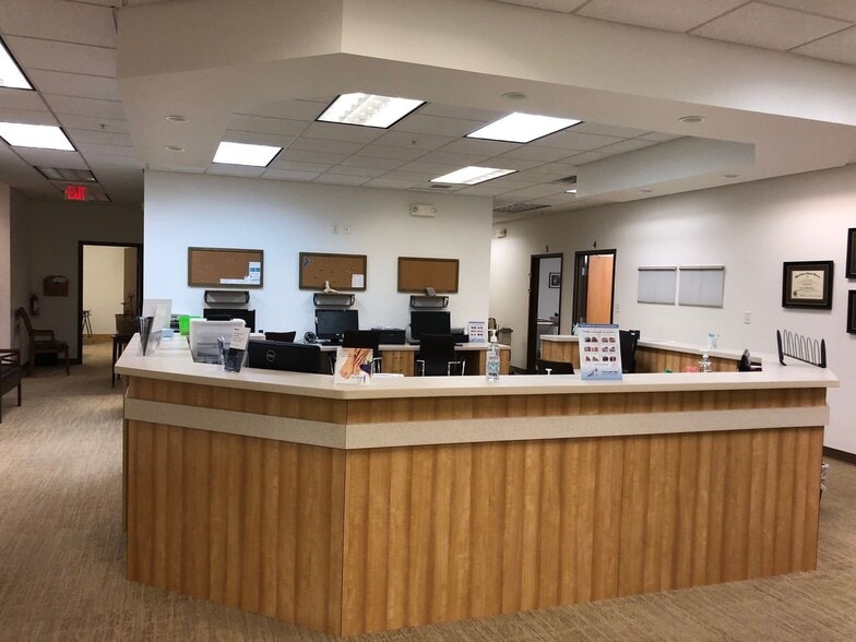More Photos Of 2201 E Nine Mile Rd, Pensacola Freestanding For Lease