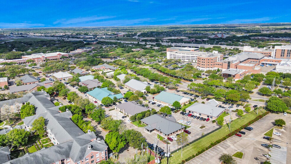 More Photos Of 3521 Town Center Blvd, Sugar Land Medical For Lease
