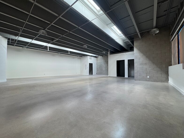 Primary Photo Of 2829-2843 Hyperion Ave, Los Angeles Freestanding For Lease
