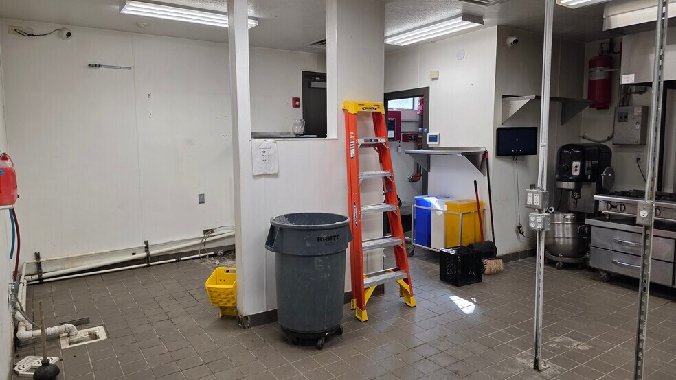 More Photos Of 801 Studewood St, Houston Restaurant For Lease