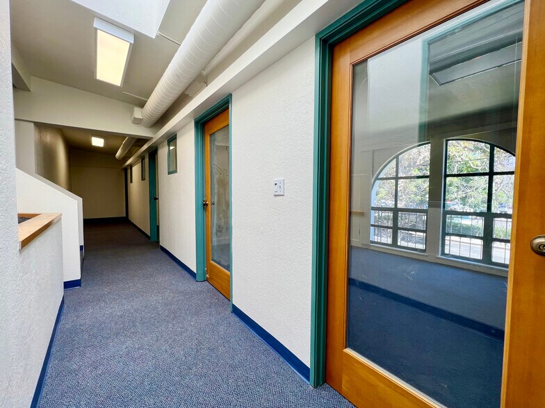 More Photos Of 104 W Anapamu St, Santa Barbara Office For Lease