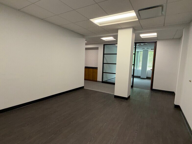 More Photos Of 118 N Bedford Rd, Mount Kisco Office For Lease