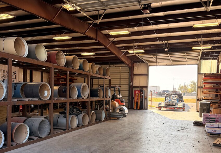 More Photos Of 5130 Interstate 35 S, New Braunfels Industrial For Lease