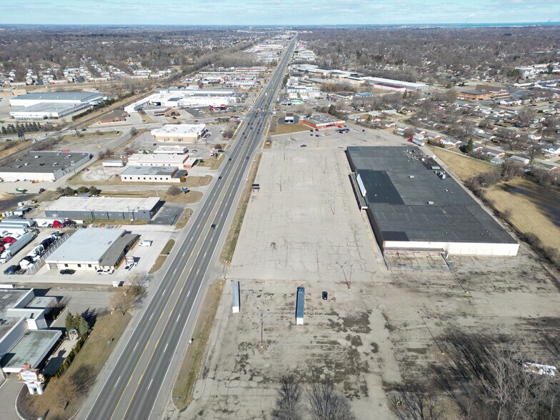 More Photos Of 34800 Groesbeck Hwy, Clinton Township Freestanding For Lease