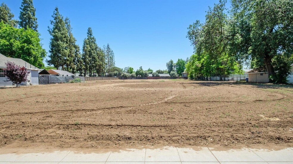 More Photos Of 5458 E Tulare St, Fresno Land For Sale