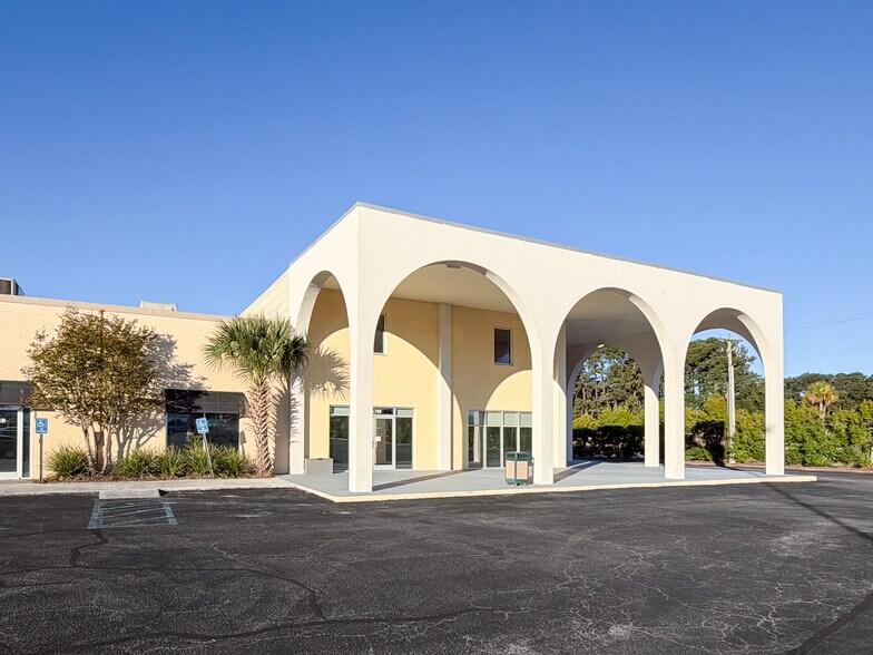 More Photos Of 5935 Rivers Ave, North Charleston Showroom For Lease