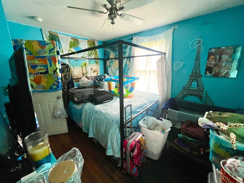 More Photos Of 1723-1727 Earhart Rd, Baltimore Storefront Retail Residential For Sale