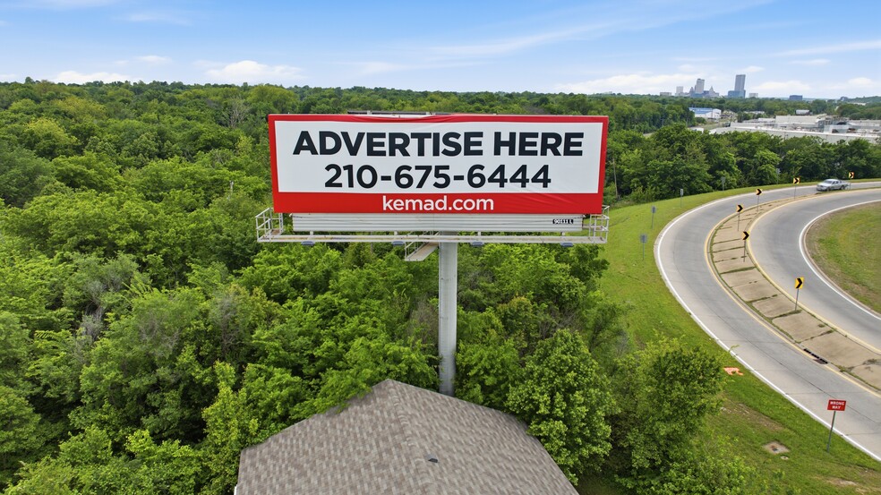 More Photos Of 2604 E Apache St, Tulsa Auto Repair For Sale