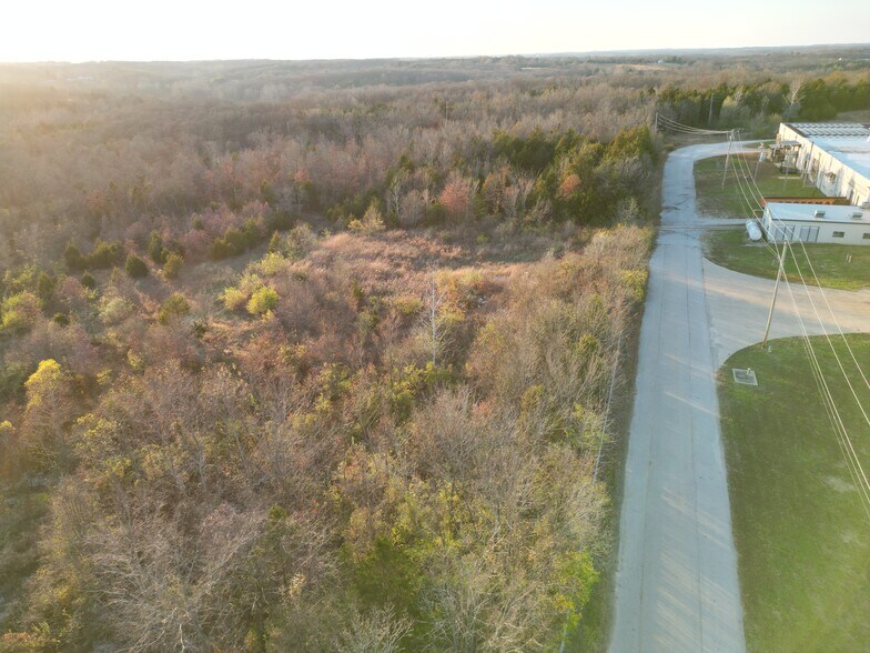 More Photos Of Crews Dr, Saint Clair Land For Lease