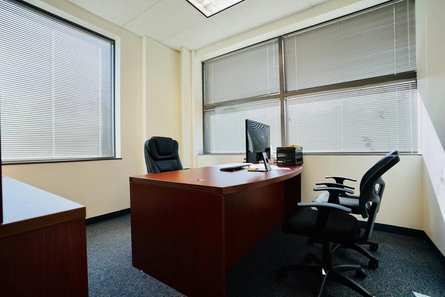 More Photos Of 610 Professional Dr, Gaithersburg Office For Sale