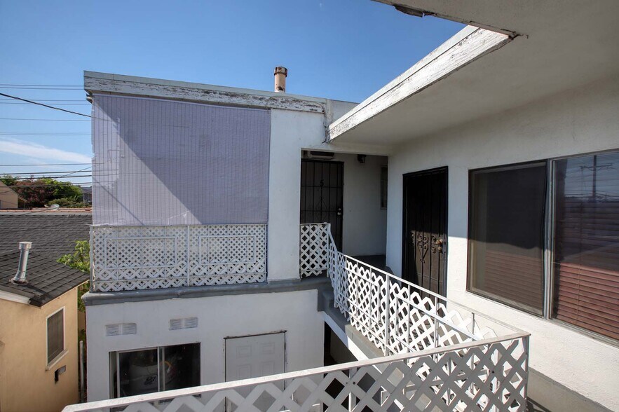 More Photos Of 1055 Grover Ave, Glendale Apartments For Sale