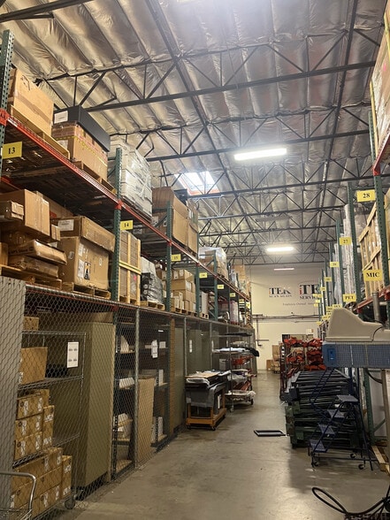 More Photos Of 25501 Arctic Ocean Dr, Lake Forest Warehouse For Lease
