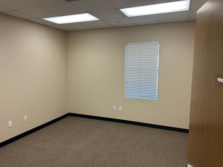 More Photos Of 203 N Railroad Ave, Pflugerville Office For Lease