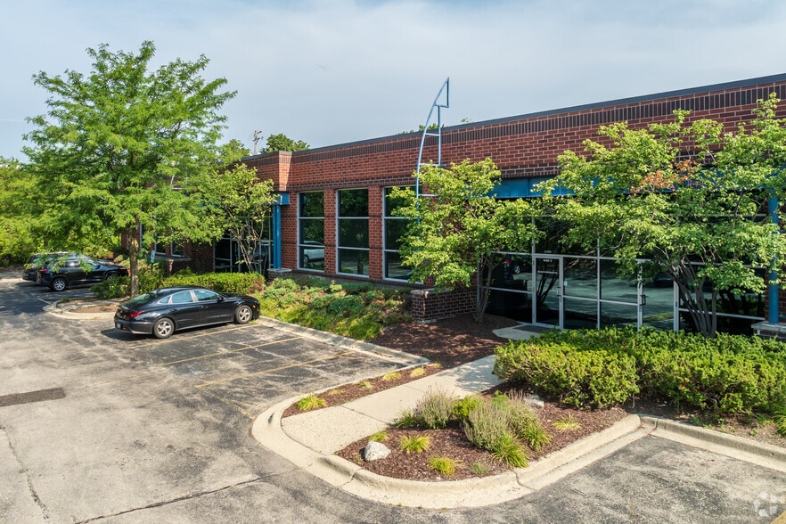 More Photos Of 2330 N Hammond Dr, Schaumburg Office For Lease