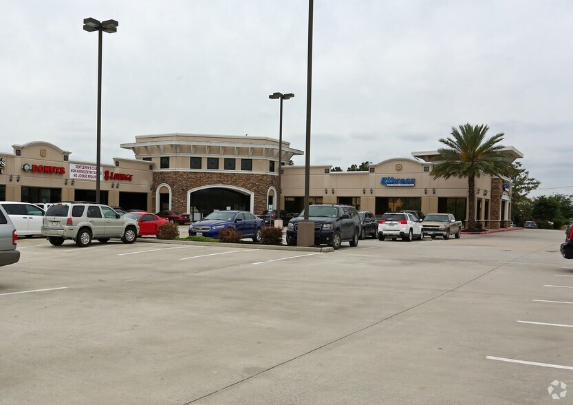 More Photos Of 8111 N Sam Houston Pkwy W, Houston Storefront For Lease