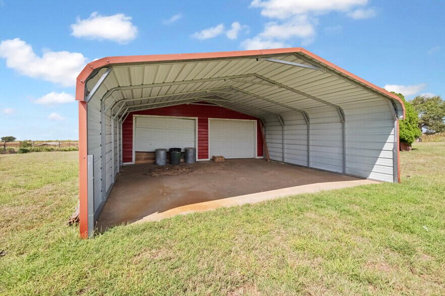 More Photos Of Helton Ranch, Briscoe Land For Sale