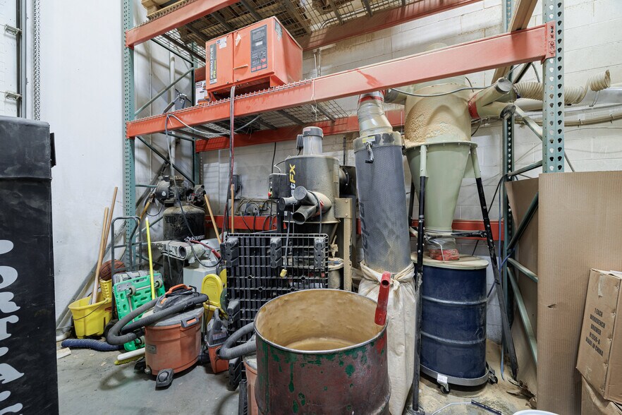 More Photos Of 6701-6777 Fairmount Dr SE, Calgary Warehouse For Lease