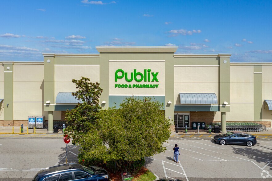 More Photos Of 16825 E Colonial Dr, Orlando Unknown For Lease