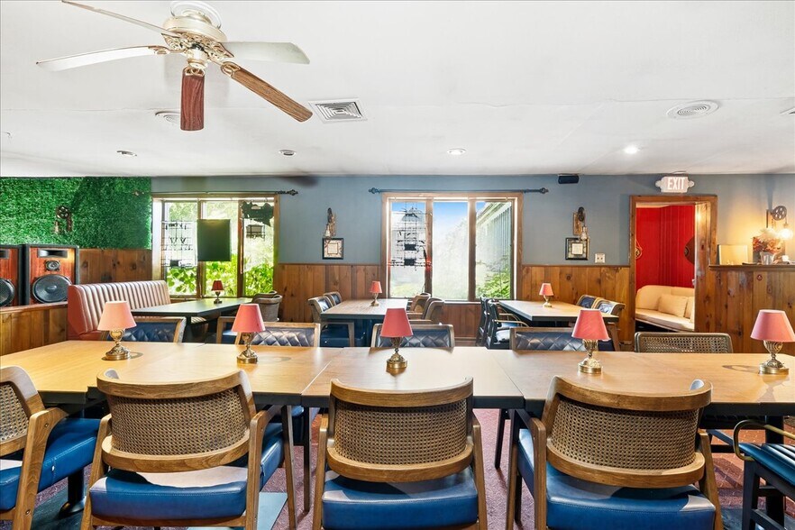 More Photos Of 31 Decatur St, Columbia Restaurant For Sale