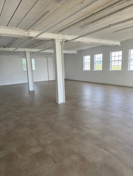 More Photos Of 1 Field St, Avon By The Sea Manufacturing For Lease