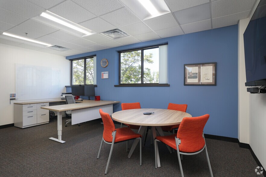 More Photos Of 34 Commerce Way, Woburn Research And Development For Lease